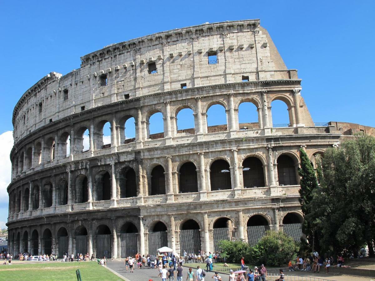 Modern Apartment Near Colosseum Roma Exterior foto
